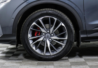 Подержанный автомобиль Geely Coolray 2021 года (5 фото)