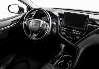 Подержанный автомобиль Toyota Camry Sedan 2022 года (7 фото)
