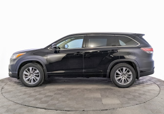 Подержанный автомобиль Toyota Highlander 2015 года (8 фото)