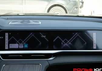 Подержанный автомобиль Geely Monjaro 2025 года (27 фото)