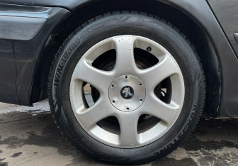 Подержанный автомобиль Peugeot 607 2004 года (13 фото)