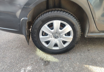 Подержанный автомобиль Volkswagen Polo Sedan 2010 года (12 фото)