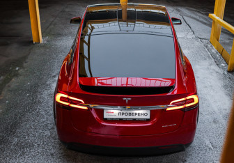 Подержанный автомобиль Tesla Model X 2019 года (21 фото)