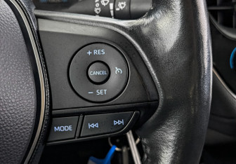 Подержанный автомобиль Toyota Corolla Sedan 2021 года (28 фото)