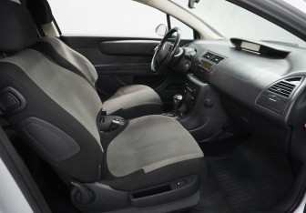 Подержанный автомобиль Citroen C4 Hatchback 2008 года (9 фото)