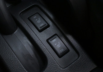 Подержанный автомобиль Nissan Tiida Hatchback 2010 года (16 фото)