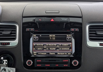 Подержанный автомобиль Volkswagen Touareg 2012 года (17 фото)