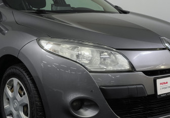 Подержанный автомобиль Renault Megane Hatchback 2012 года (15 фото)