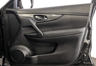 Подержанный автомобиль Nissan X-Trail 2021 года (25 фото)