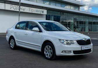 Подержанный автомобиль Skoda Superb Liftback 2013 года (3 фото)