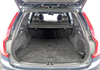 Подержанный автомобиль Volvo XC90 2020 года (10 фото)