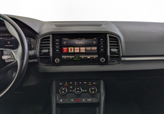 Подержанный автомобиль Skoda Karoq 2021 года (15 фото)