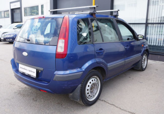 Подержанный автомобиль Ford Fusion 2008 года (7 фото)