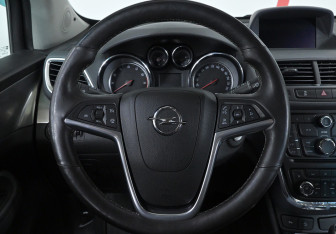 Подержанный автомобиль Opel Mokka 2014 года (10 фото)