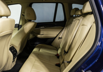 Подержанный автомобиль BMW X3 2018 года (13 фото)