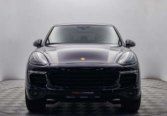 Подержанный автомобиль Porsche Cayenne 2015 года (8 фото)