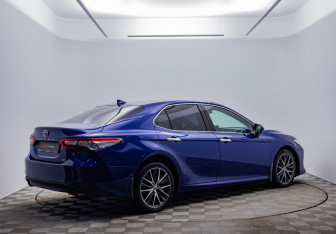 Подержанный автомобиль Toyota Camry Sedan 2021 года (5 фото)