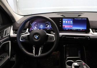 Подержанный автомобиль BMW X2 2024 года (8 фото)