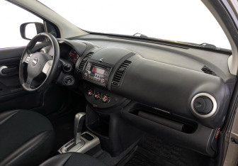 Подержанный автомобиль Nissan Note 2013 года (19 фото)