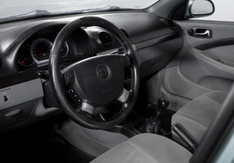 Подержанный автомобиль Chevrolet Lacetti Hatchback 2008 года (14 фото)