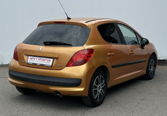 Подержанный автомобиль Peugeot 207 Hatchback 2008 года (5 фото)