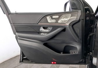 Подержанный автомобиль Mercedes-Benz GLE AMG 2024 года (19 фото)