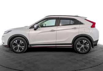 Подержанный автомобиль Mitsubishi Eclipse Cross 2018 года (8 фото)