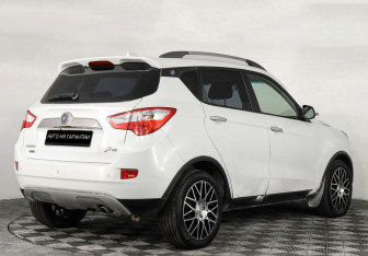 Подержанный автомобиль Changan CS35 2015 года (3 фото)