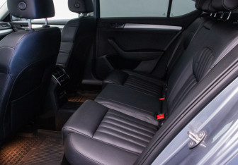 Подержанный автомобиль Skoda Superb Liftback 2019 года (11 фото)