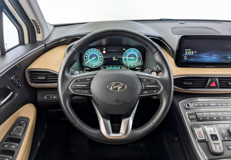 Подержанный автомобиль Hyundai Santa Fe 2022 года (22 фото)