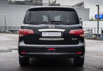 Подержанный автомобиль Infiniti QX80 2013 года (6 фото)