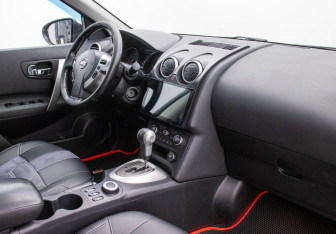 Подержанный автомобиль Nissan Qashqai+2 2012 года (10 фото)
