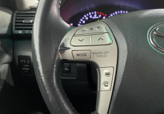 Подержанный автомобиль Toyota Camry Sedan 2010 года (14 фото)