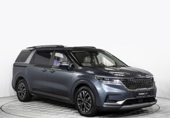 Подержанный автомобиль Kia Carnival 2020 года (3 фото)