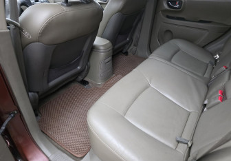 Подержанный автомобиль Hyundai Santa Fe 2003 года (10 фото)