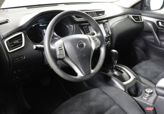 Подержанный автомобиль Nissan X-Trail 2015 года (7 фото)