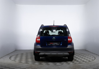 Подержанный автомобиль Skoda Yeti 2013 года (6 фото)