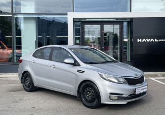 Подержанный автомобиль Kia Rio Sedan 2015 года (3 фото)