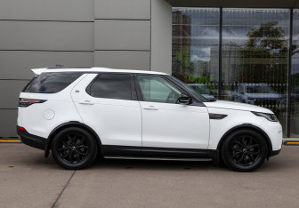 Подержанный автомобиль Land Rover Discovery 2018 года (4 фото)