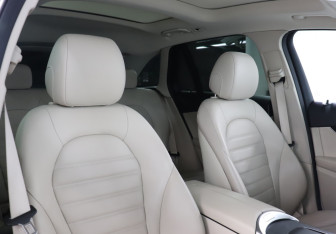 Подержанный автомобиль Mercedes-Benz GLC Coupe 2019 года (16 фото)
