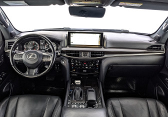 Подержанный автомобиль Lexus LX 2021 года (14 фото)