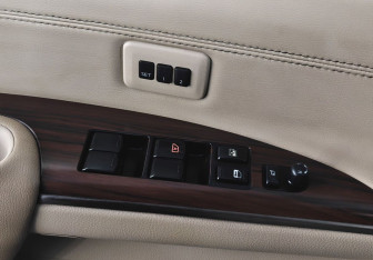 Подержанный автомобиль Nissan Teana 2011 года (17 фото)