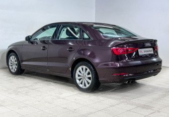 Подержанный автомобиль Audi A3 Sedan 2014 года (6 фото)