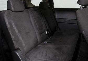 Подержанный автомобиль Honda Freed 2011 года (13 фото)