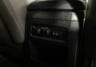 Подержанный автомобиль Toyota Land Cruiser Prado 2005 года (18 фото)