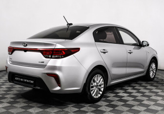 Подержанный автомобиль Kia Rio Sedan 2018 года (5 фото)
