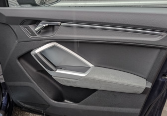 Подержанный автомобиль Audi Q3 2021 года (24 фото)