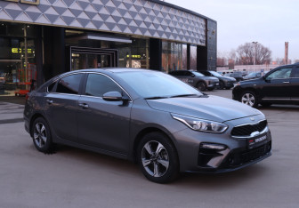 Подержанный автомобиль Kia Cerato Sedan 2021 года (3 фото)