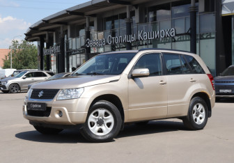 Подержанный автомобиль Suzuki Grand Vitara 2011 года (16 фото)