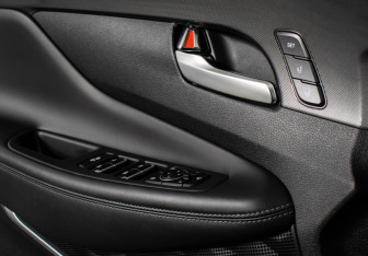 Подержанный автомобиль Hyundai Santa Fe 2021 года (16 фото)